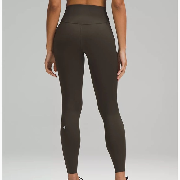 [lululemon] Base Pace High-Rise Tight 28" - Picture 2 of 5